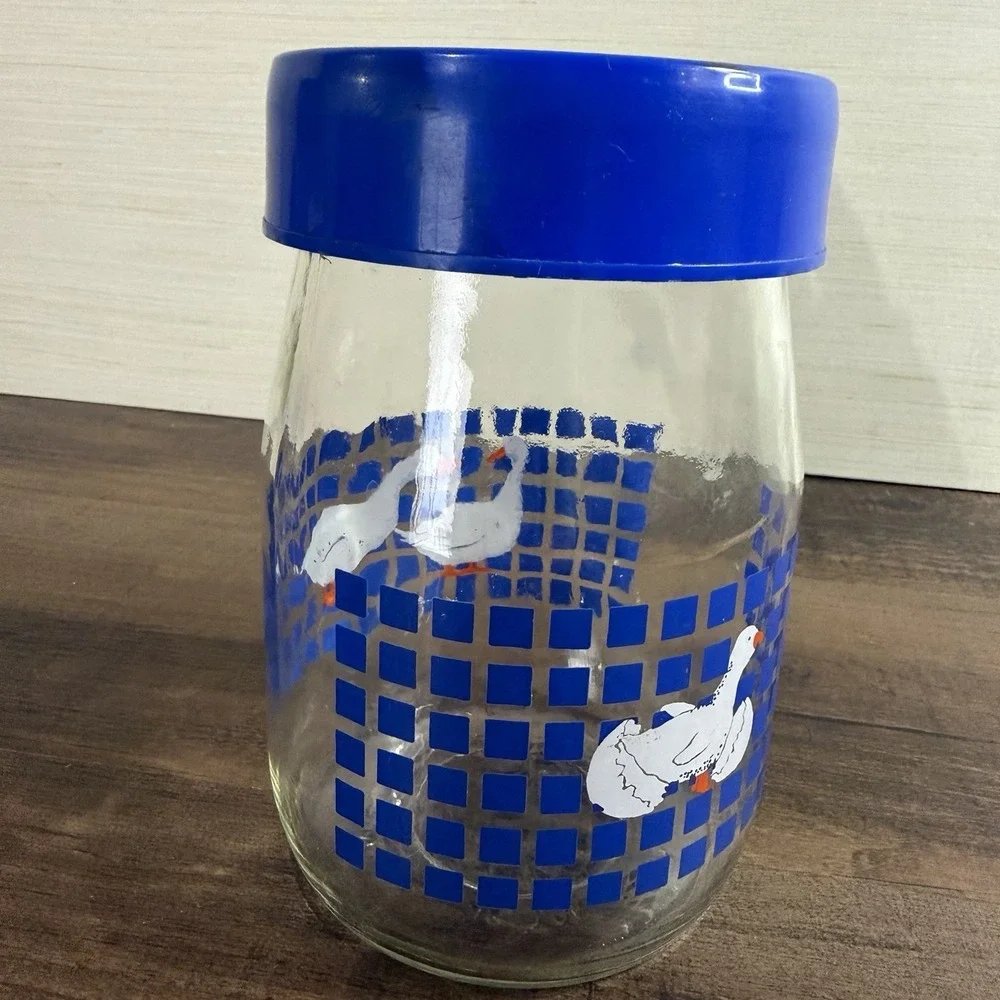 Vintage CARLTON GLASS USA 1 Liter Blue Checked Geese Ducks Canister 1982